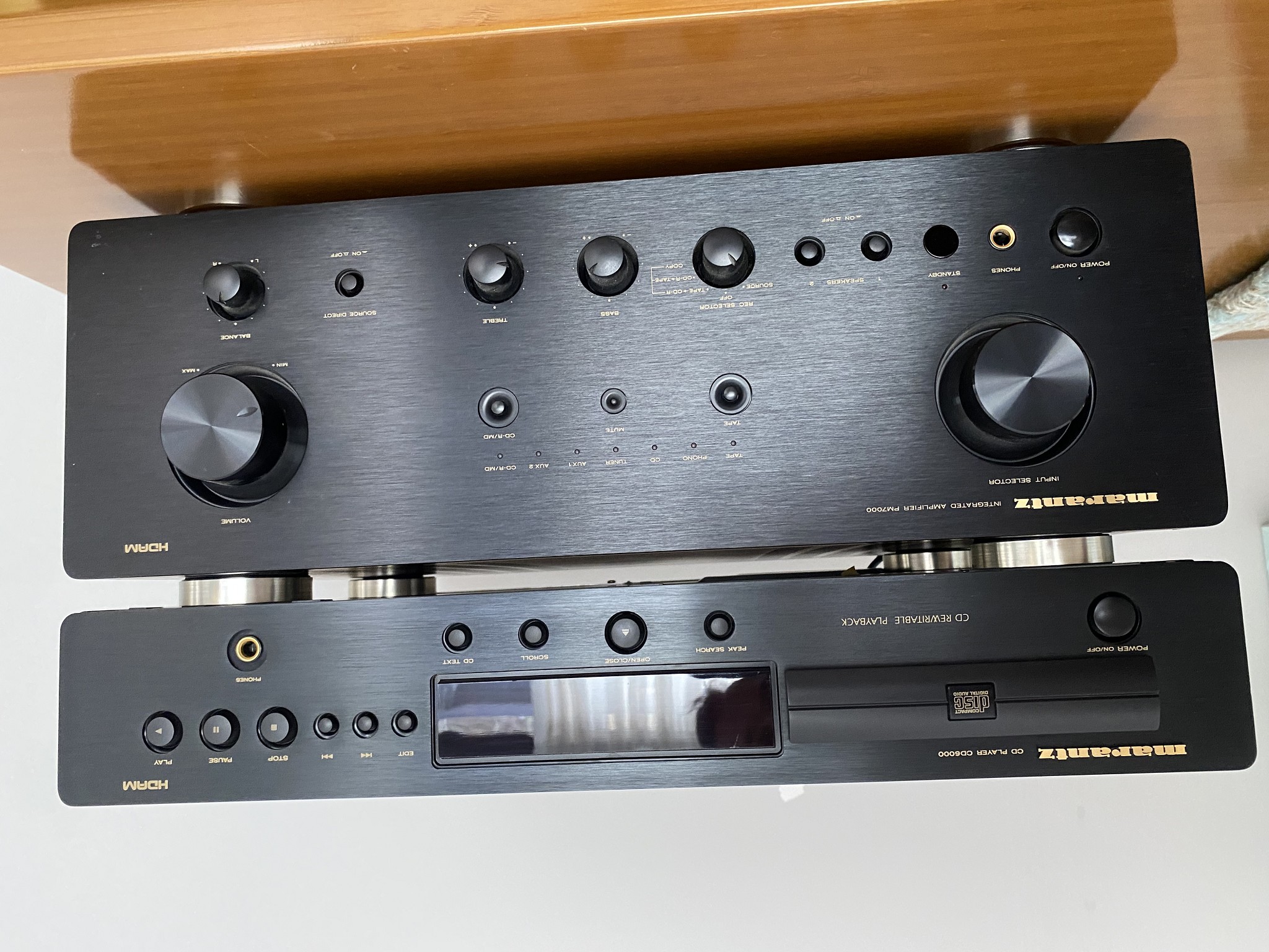 Marantz PM7000 Marantz PM7000 Amfi Ve Marantz CD 6000 Player