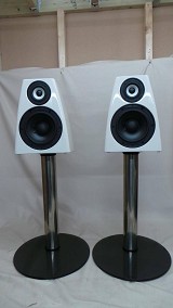 Meridian  DSP 3200 Active Speakers with Stands and AC200 Audio Core Streamer