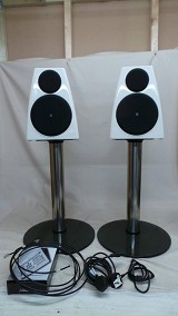 Meridian  DSP 3200 Active Speakers with Stands and AC200 Audio Core Streamer