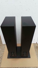 Bowers and Wilkins 603 Loudspeakers Boxed