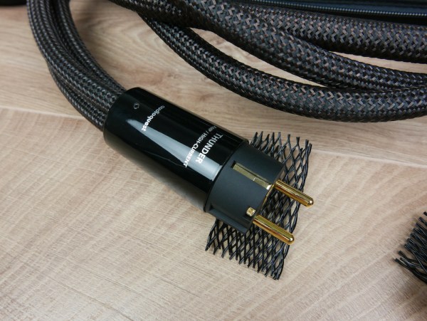 【美品】AudioQuest Thunder High Current 2m AudioQuest Thunder High Current Power Cable | ripcaster.co.uk