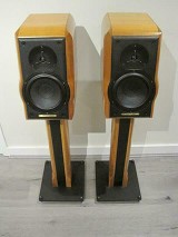 Sonus Faber Electa Amator II with Ironwood Stands