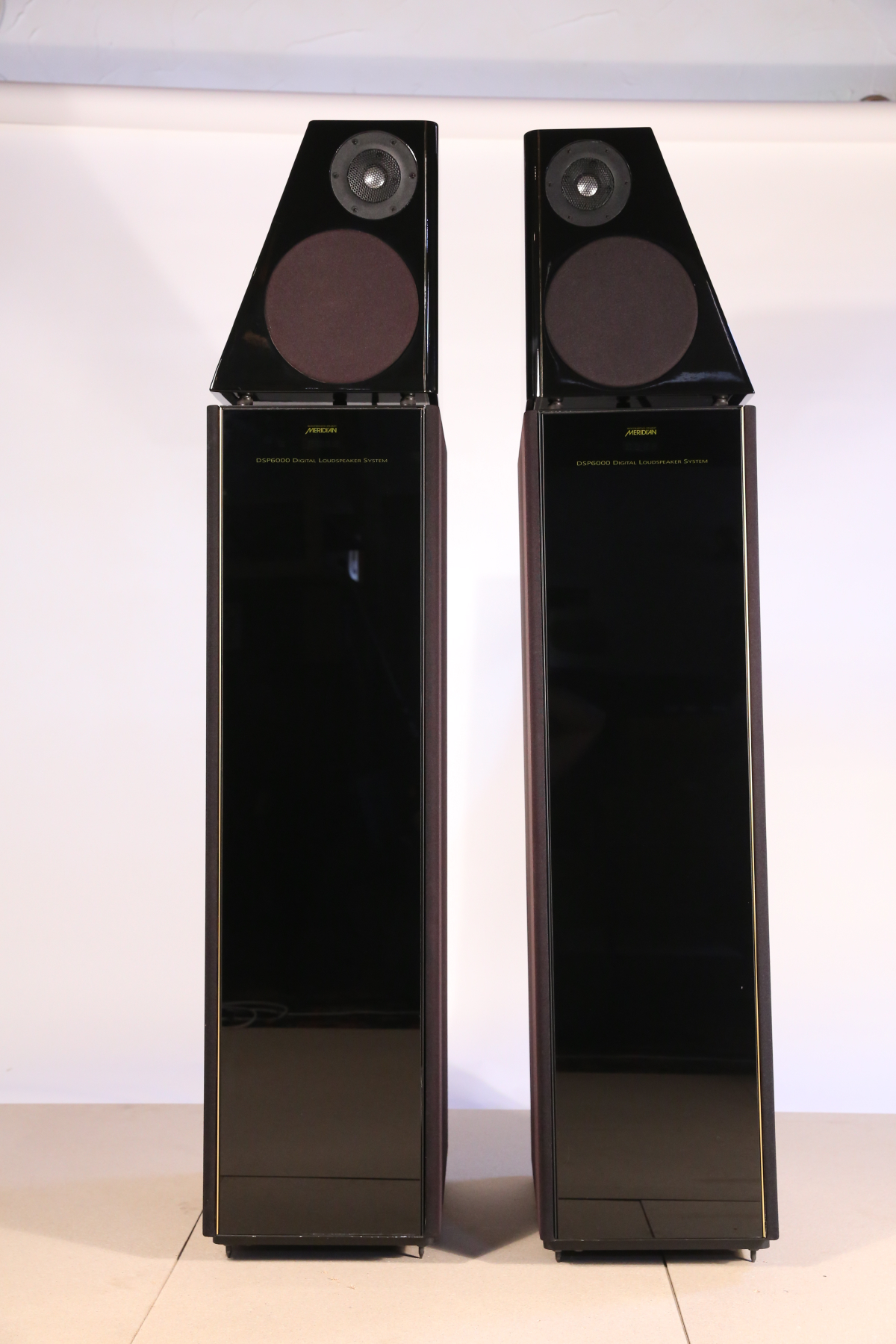 meridian in wall speakers