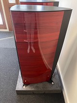 Sonus Faber Amati Futura in Violin Red