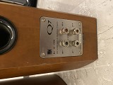 KEF Q7