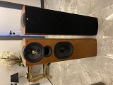 KEF Q7