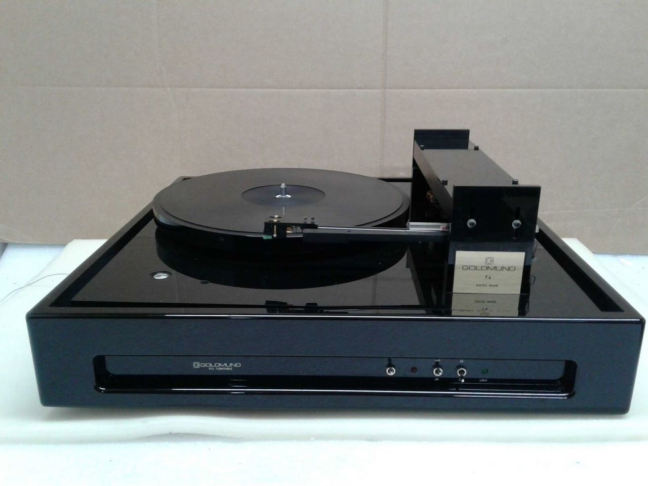 Goldmund Studio ST4 Turntable Goldmund Studio ST4 Turntable