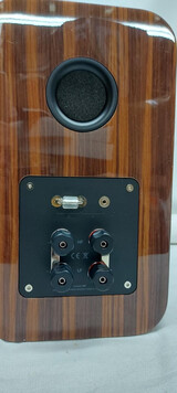 Q Acoustics Concept 300