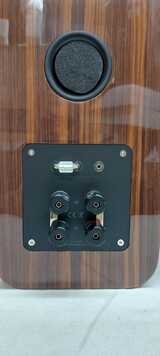 Q Acoustics Concept 300