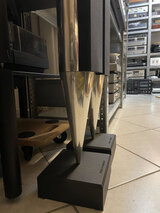 Bang&Olufsen BeoLab 8000 