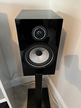 Bowers and Wilkins 706 S2