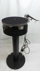 Wilson Benesch Full Circle Turntable with ACT 0.5 Arm and Stand